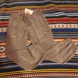 Gorgeous NWT Eight Sixty silk joggers